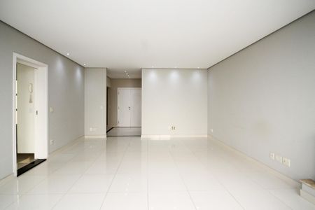 Casa de condomínio para alugar com 189m², 4 quartos e 3 vagas Casa de condomínio para alugar com 189m², 4 quartos e 3 vagasSala