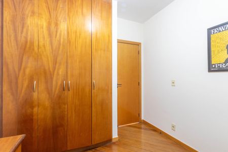 Apartamento à venda com 140m², 4 quartos e 2 vagas Apartamento à venda com 140m², 4 quartos e 2 vagasQuarto