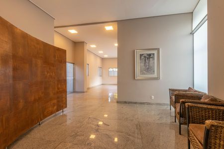 Apartamento à venda com 140m², 4 quartos e 2 vagas Apartamento à venda com 140m², 4 quartos e 2 vagasHall de Entrada