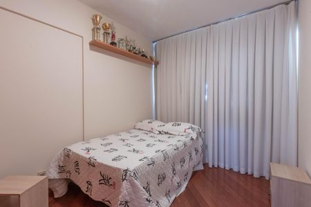 Apartamento à venda com 140m², 4 quartos e 2 vagas Apartamento à venda com 140m², 4 quartos e 2 vagasQuarto