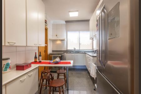Apartamento à venda com 140m², 4 quartos e 2 vagas Apartamento à venda com 140m², 4 quartos e 2 vagasCozinha