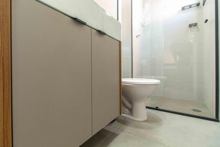 Banheiro de kitnet/studio para alugar com 1 quarto, 30m² em Vila Mariana, São Paulo