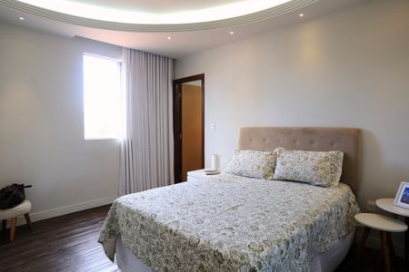 Apartamento à venda com 110m², 4 quartos e 2 vagas Apartamento à venda com 110m², 4 quartos e 2 vagasSuíte