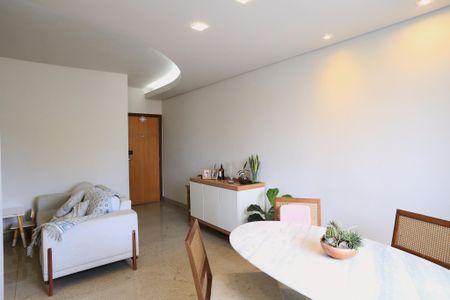 Apartamento à venda com 110m², 4 quartos e 2 vagas Apartamento à venda com 110m², 4 quartos e 2 vagasSala