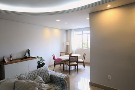Apartamento à venda com 110m², 4 quartos e 2 vagas Apartamento à venda com 110m², 4 quartos e 2 vagasSala
