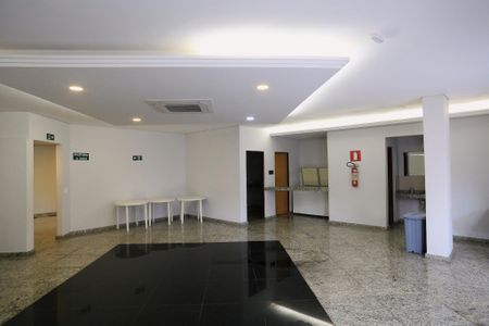 Apartamento à venda com 110m², 4 quartos e 2 vagas Apartamento à venda com 110m², 4 quartos e 2 vagasÁrea comum - Salão de festas