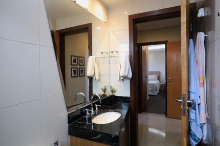 Apartamento à venda com 110m², 4 quartos e 2 vagas Apartamento à venda com 110m², 4 quartos e 2 vagasBanheiro
