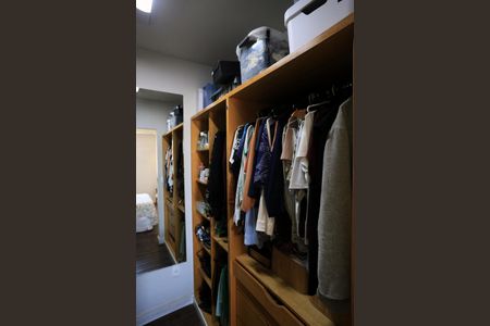 Apartamento à venda com 110m², 4 quartos e 2 vagas Apartamento à venda com 110m², 4 quartos e 2 vagasCloset da suíte