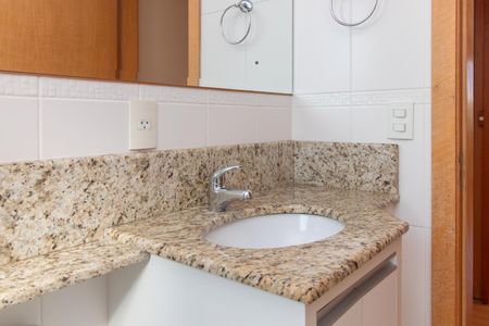 Banheiro 2 de apartamento à venda com 3 quartos, 92m² em Jardim Botânico, Porto Alegre