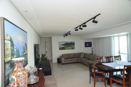 Apartamento para alugar com 313m², 5 quartos e 3 vagas Apartamento para alugar com 313m², 5 quartos e 3 vagasSala