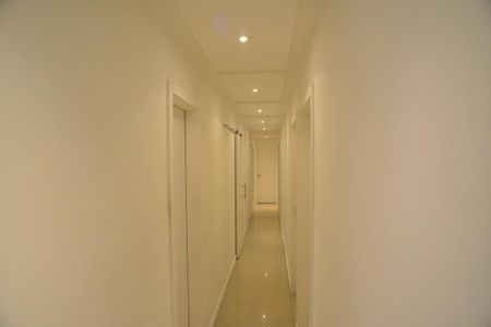 Apartamento para alugar com 313m², 5 quartos e 3 vagas Apartamento para alugar com 313m², 5 quartos e 3 vagasCorredor