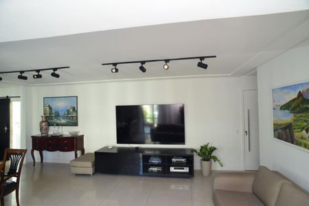 Apartamento para alugar com 313m², 5 quartos e 3 vagas Apartamento para alugar com 313m², 5 quartos e 3 vagasSala