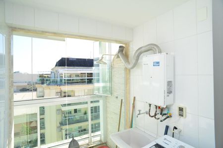 Apartamento para alugar com 313m², 5 quartos e 3 vagas Apartamento para alugar com 313m², 5 quartos e 3 vagasÁrea de Serviço