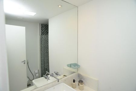 Apartamento para alugar com 313m², 5 quartos e 3 vagas Apartamento para alugar com 313m², 5 quartos e 3 vagasBanheiro Social 1