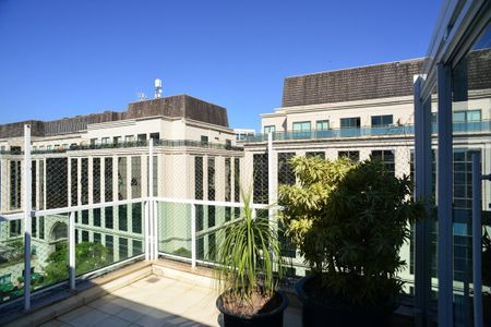Apartamento para alugar com 313m², 5 quartos e 3 vagas Apartamento para alugar com 313m², 5 quartos e 3 vagasVaranda
