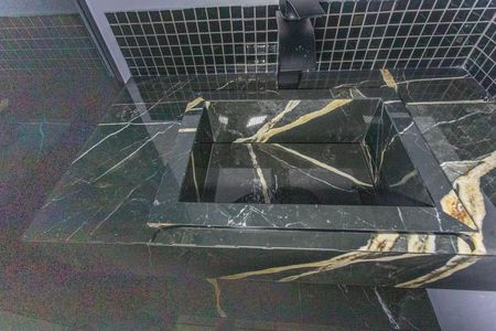 Casa para alugar com 360m², 4 quartos e 5 vagasBanheiro social 