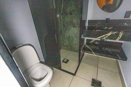 Casa para alugar com 360m², 4 quartos e 5 vagasBanheiro social 