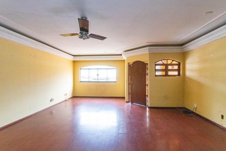 Casa para alugar com 360m², 4 quartos e 5 vagasSala 