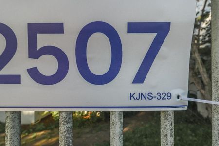 Fachada de casa para alugar com 3 quartos, 250m² em Jardim Itu, Porto Alegre