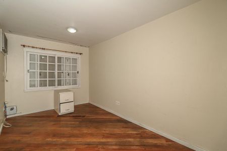 Quarto 3 de casa para alugar com 3 quartos, 250m² em Jardim Itu, Porto Alegre