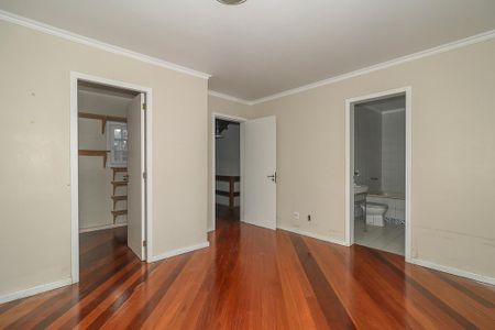 Suíte de casa para alugar com 3 quartos, 250m² em Jardim Itu, Porto Alegre