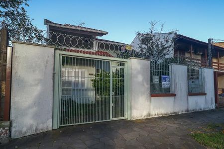 Fachada de casa para alugar com 3 quartos, 250m² em Jardim Itu, Porto Alegre