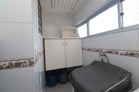 Área de Serviço de apartamento para alugar com 2 quartos, 80m² em Costa Azul, Salvador