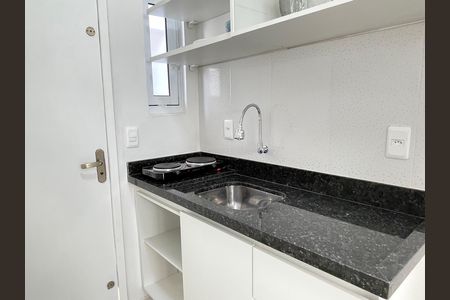 Studio - Sala/Cozinha de kitnet/studio para alugar com 1 quarto, 15m² em Cidade São Francisco, São Paulo