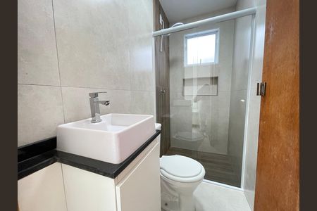 Banheiro de kitnet/studio para alugar com 1 quarto, 15m² em Cidade São Francisco, São Paulo