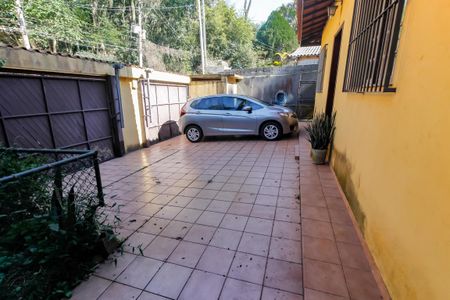Garagem de casa à venda com 3 quartos, 234m² em Parque das Cigarreiras, Taboão da Serra