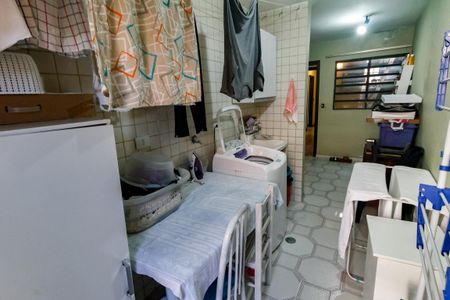 Área de Serviço de casa à venda com 3 quartos, 234m² em Parque das Cigarreiras, Taboão da Serra