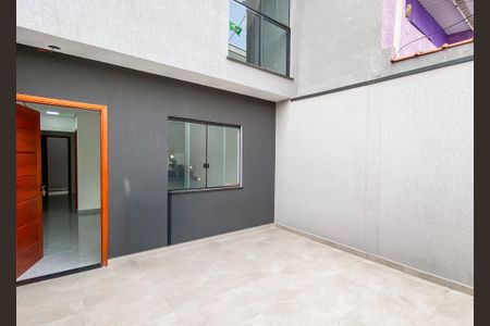 Garagem  de casa à venda com 2 quartos, 80m² em Vila Paranagua, São Paulo