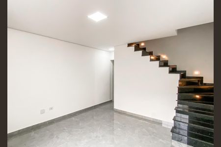 Casa à venda com 2 quartos, 80m² em Vila Paranagua, São Paulo