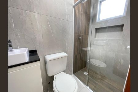 Banheiro de kitnet/studio para alugar com 1 quarto, 24m² em Cidade São Francisco, São Paulo