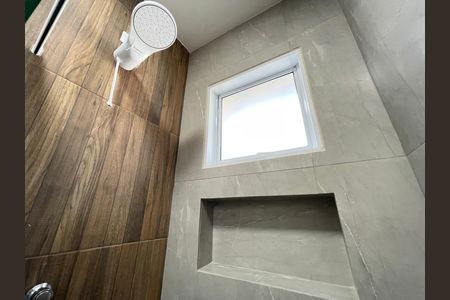 Banheiro de kitnet/studio para alugar com 1 quarto, 24m² em Cidade São Francisco, São Paulo