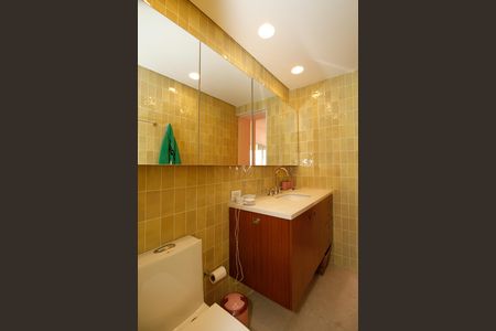 Apartamento para alugar com 139m², 2 quartos e 1 vaga Apartamento para alugar com 139m², 2 quartos e 1 vagaBanheiro da Suíte