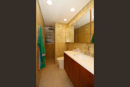 Apartamento para alugar com 139m², 2 quartos e 1 vaga Apartamento para alugar com 139m², 2 quartos e 1 vagaBanheiro da Suíte