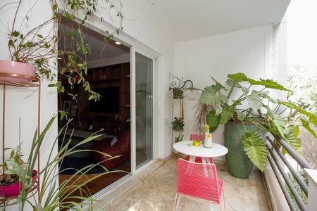 Apartamento para alugar com 139m², 2 quartos e 1 vaga Apartamento para alugar com 139m², 2 quartos e 1 vagaVaranda