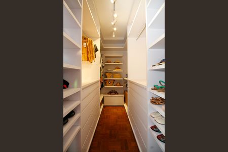 Apartamento para alugar com 139m², 2 quartos e 1 vaga Apartamento para alugar com 139m², 2 quartos e 1 vagaCloset da Suíte