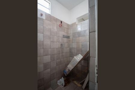 Casa à venda com 180m², 4 quartos e 2 vagas Casa à venda com 180m², 4 quartos e 2 vagasBanheiro 2