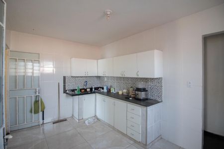 Casa à venda com 180m², 4 quartos e 2 vagas Casa à venda com 180m², 4 quartos e 2 vagasCozinha