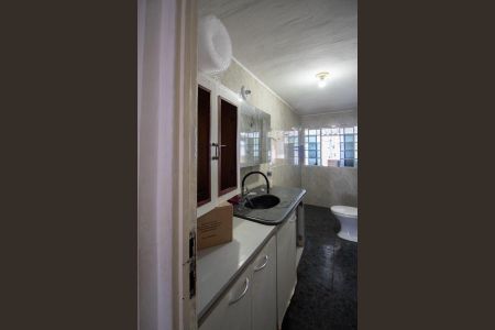 Casa à venda com 180m², 4 quartos e 2 vagas Casa à venda com 180m², 4 quartos e 2 vagasBanheiro 1