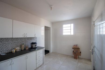 Casa à venda com 180m², 4 quartos e 2 vagas Casa à venda com 180m², 4 quartos e 2 vagasCozinha