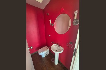 Banheiro de apartamento à venda com 1 quarto, 136m² em Real Parque, São Paulo
