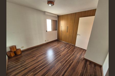 Quarto de apartamento à venda com 1 quarto, 136m² em Real Parque, São Paulo