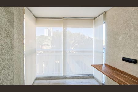 Sacada de apartamento para alugar com 2 quartos, 54m² em Umuarama, Osasco