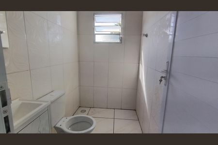 Banheiro  de casa para alugar com 2 quartos, 65m² em Cidade Miguel Badra (gleba 02), Suzano