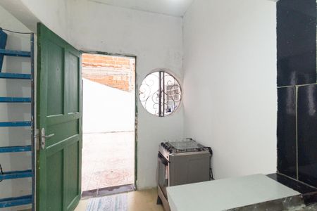Cozinha de casa para alugar com 1 quarto, 30m² em Vila Creti, Carapicuíba