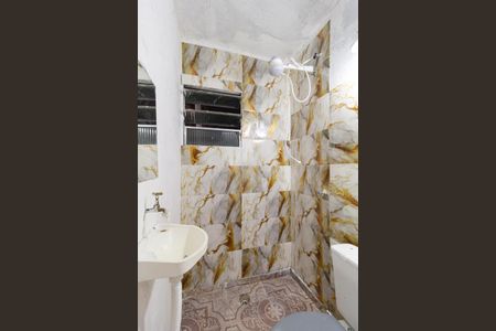 Banheiro de casa para alugar com 1 quarto, 30m² em Vila Creti, Carapicuíba
