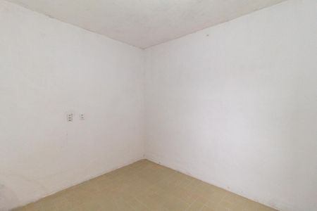 Quarto de casa para alugar com 1 quarto, 30m² em Vila Creti, Carapicuíba